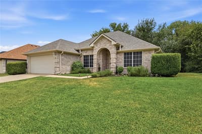 1601 Creekside, Sherman TX 75092 - Photo 2