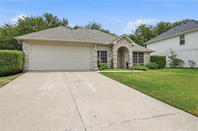 1601 Creekside, Sherman TX 75092 - Photo 3