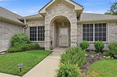 1601 Creekside, Sherman TX 75092 - Photo 4
