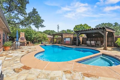 1946 Oakbluff Drive, Carrollton TX 75007