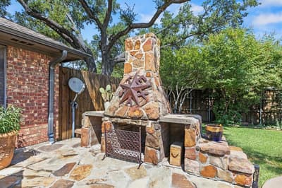 1946 Oakbluff Drive, Carrollton TX 75007 - Photo 5