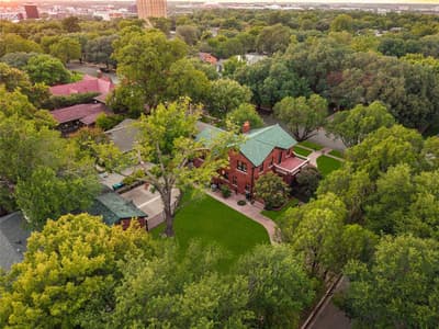 2127 Pembroke Drive, Fort Worth TX 76110 - Photo 3