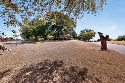 1957 E Illinois Avenue, Dallas TX 75216 - Photo 3
