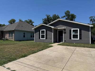 1110 Jones Street, Greenville TX 75401 - Photo 2