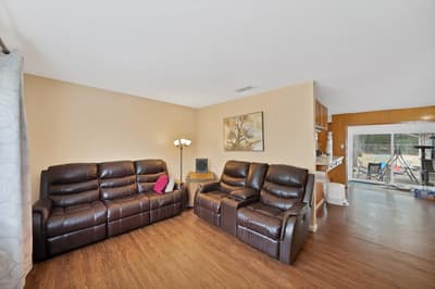 905 Oakwood Drive, Euless TX 76040 - Photo 5