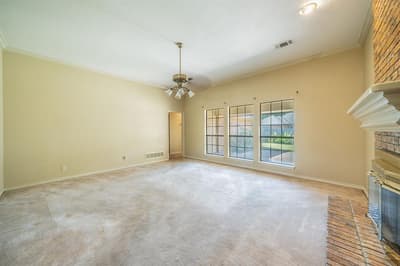 529 Winston Street, Grand Prairie TX 75052 - Photo 2