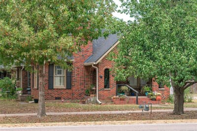 209 S Bond Street, Whitewright TX 75491 - Photo 2