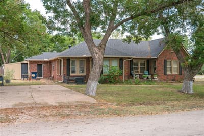 209 S Bond Street, Whitewright TX 75491 - Photo 4