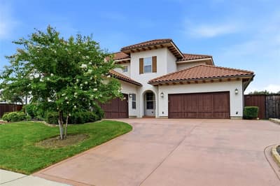 667 Creekway Drive, Irving TX 75039 - Photo 2
