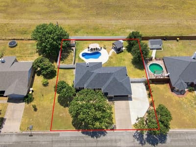 204 Cloverdale Street, Hillsboro TX 76645 - Photo 2