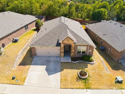 10853 Live Oak Creek Drive, Fort Worth TX 76108 - Photo 2