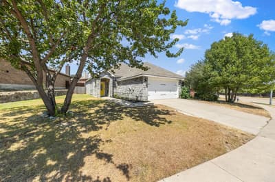 8275 Clarksprings Drive, Dallas TX 75236 - Photo 3