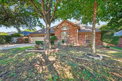 813 Twin Creek Drive, Mansfield TX 76063 - Photo 2