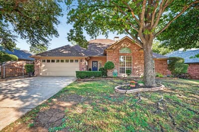 813 Twin Creek Drive, Mansfield TX 76063