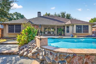 813 Twin Creek Drive, Mansfield TX 76063 - Photo 4