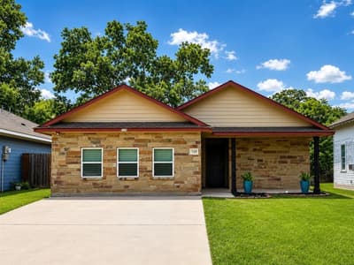 719 E 6th Street, Bonham TX 75418