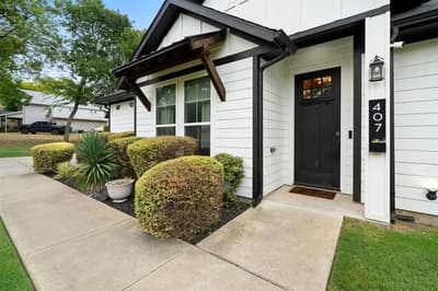 407 W Light Street, Waxahachie TX 75165 - Photo 3
