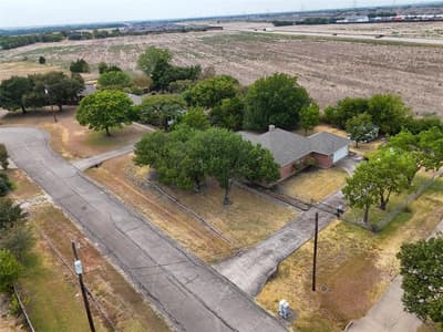 611 Dancer Lane, Lancaster TX 75146 - Photo 5