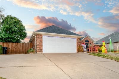 432 Shelby Drive, Burleson TX 76028 - Photo 2