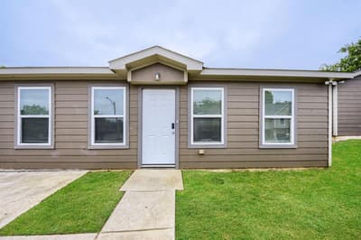 1216 E Powell Avenue, Fort Worth TX 76104 - Photo 4