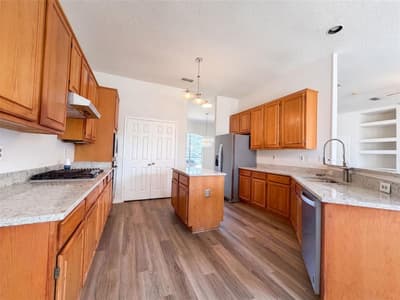 2915 Olympia Drive, Grand Prairie TX 75052 - Photo 2