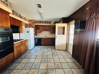 220 Texas Street, Cedar Hill TX 75104 - Photo 5