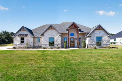 129 Heritage Springs Drive, Weatherford TX 76087 - Photo 2