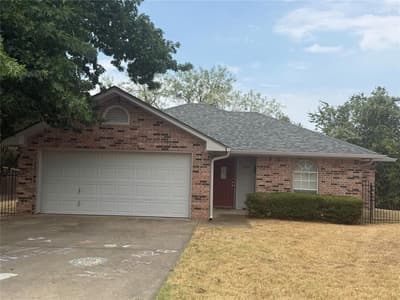 1302 Pamela Drive, Weatherford TX 76086
