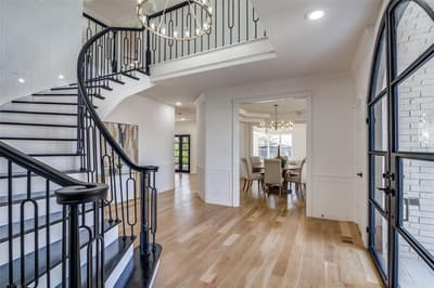 200 Krohn Court, Irving TX 75038 - Photo 2