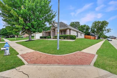 14 Lucas Lane, Edgecliff Village TX 76134 - Photo 3