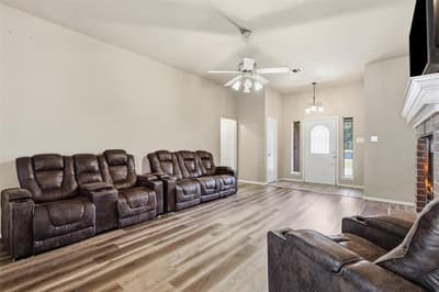 1507 Saddle Creek Court, Granbury TX 76048 - Photo 5
