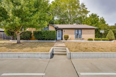 435 SE Gardens Boulevard, Burleson TX 76028