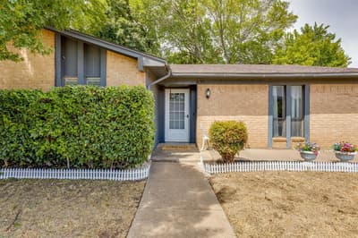 435 SE Gardens Boulevard, Burleson TX 76028 - Photo 5