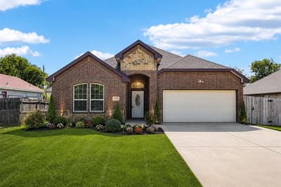 1918 Avenue D, Grand Prairie TX 75051