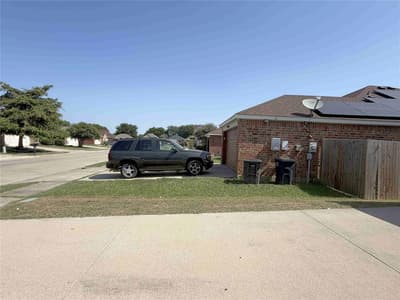 9325 Rhoni Court, Fort Worth TX 76140 - Photo 2
