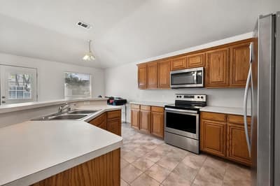 8031 Blue Duck Trail, Arlington TX 76002 - Photo 3