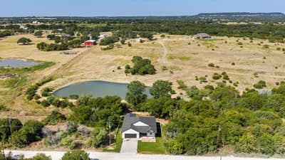 5507 Stonegate Circle, Granbury TX 76048 - Photo 2