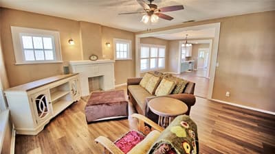 301 W Howell Street, Saint Jo TX 76265 - Photo 2