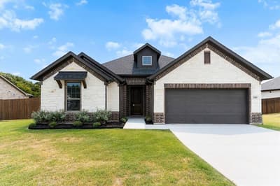 2106 Briarwood Drive, Bridgeport TX 76426