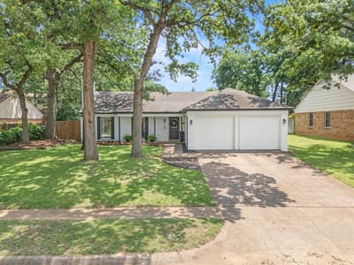408 Thorn Wood Drive, Euless TX 76039 - Photo 3