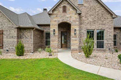 460 Royal Santana Run, Weatherford TX 76087 - Photo 2