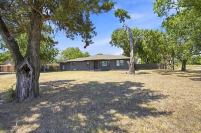 104 Casa Linda Drive, Ennis TX 75119 - Photo 3