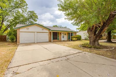 312 NW Wintercrest Road, Burleson TX 76028