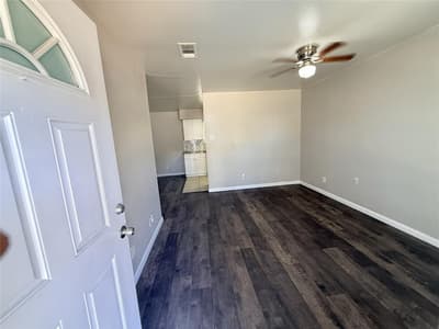 4646 Ridgepoint Drive, Dallas TX 75211 - Photo 2