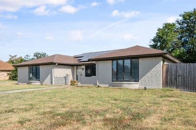 108 Haywood Drive, Benbrook TX 76126 - Photo 2