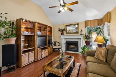707 Meadowcreek Court, Garland TX 75043