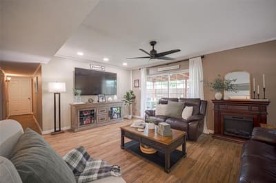 2916 Lockwood Drive, Carrollton TX 75007 - Photo 4