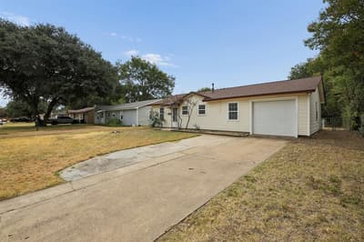 117 Tarrant Drive, Euless TX 76039 - Photo 3