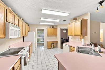 212 Armstrong Drive, Cedar Hill TX 75104 - Photo 4