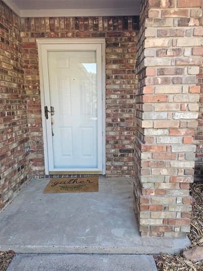 6300 Brownlee Lane, Arlington TX 76018 - Photo 3